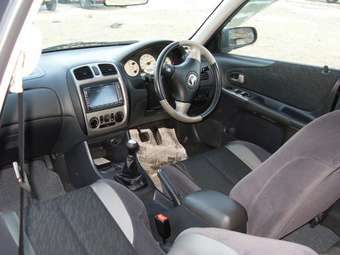 2000 Mazda Familia Photos
