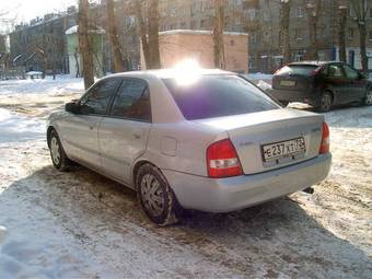 2000 Mazda Familia Images