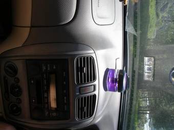 2000 Mazda Familia Pictures