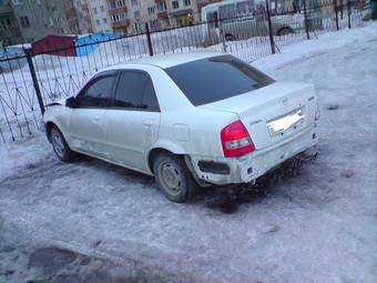 2000 Mazda Familia Photos