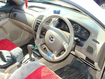2000 Mazda Familia Photos
