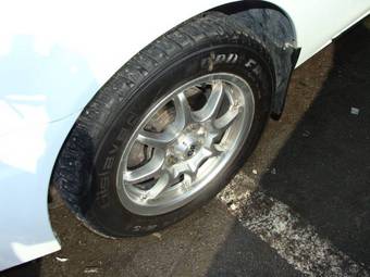 2000 Mazda Familia Pictures