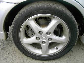2000 Mazda Familia Photos