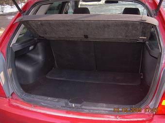 2000 Mazda Familia Pictures