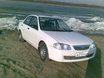 2000 Mazda Familia Pictures
