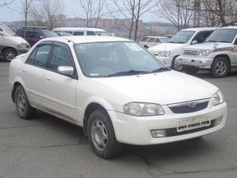 2000 Mazda Familia Pictures