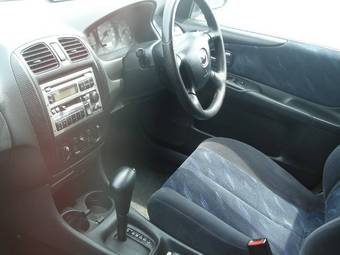 2000 Mazda Familia Photos