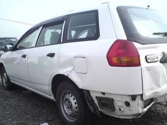 2000 Mazda Familia Photos