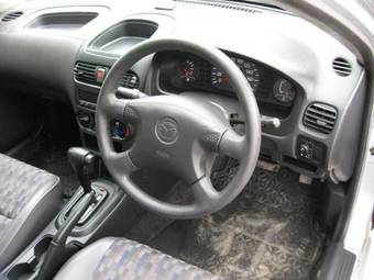 2000 Mazda Familia Photos