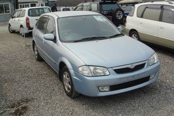 2000 Mazda Familia Pictures