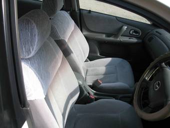 2000 Mazda Familia Photos