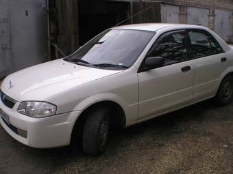 2000 Mazda Familia Pictures