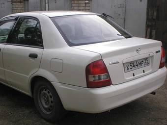 2000 Mazda Familia Photos