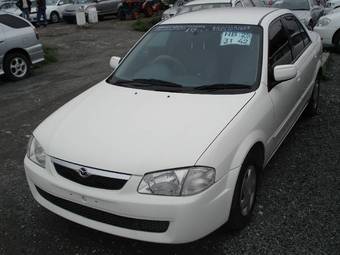 2000 Mazda Familia Pictures