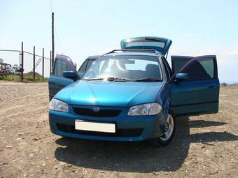 2000 Mazda Familia Photos