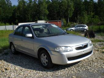 2000 Mazda Familia Pictures