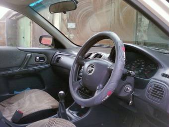 2000 Mazda Familia Pictures