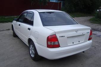 2000 Mazda Familia Images