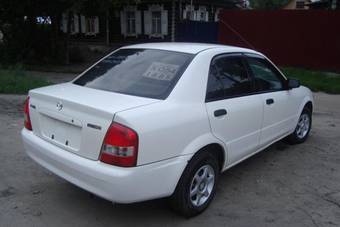 2000 Mazda Familia Pictures