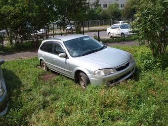 2000 Mazda Familia Photos