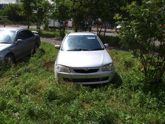 2000 Mazda Familia Pictures