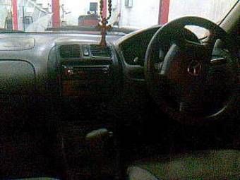 2000 Mazda Familia Photos