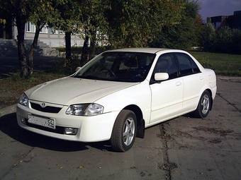 2000 Mazda Familia Photos