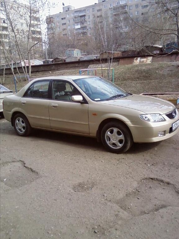 2001 Mazda Familia