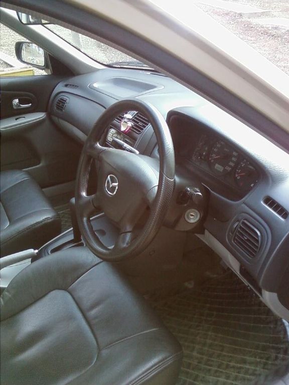 2001 Mazda Familia