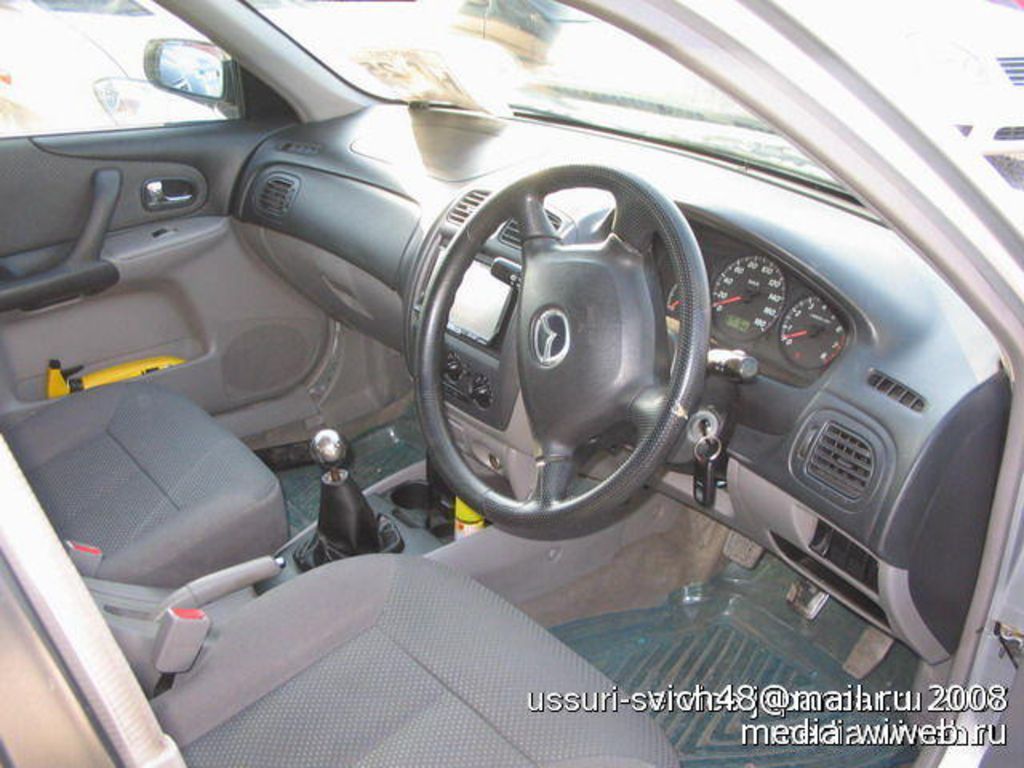 2001 Mazda Familia