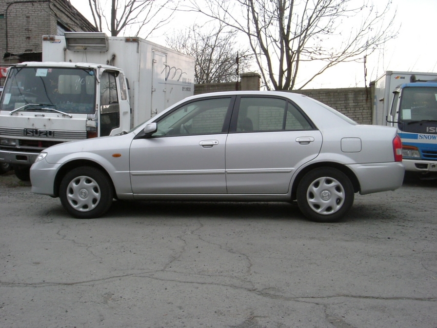 2001 Mazda Familia Photos