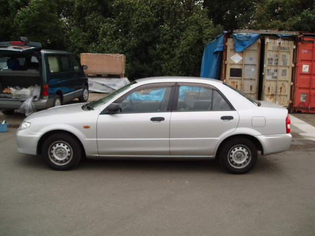 2001 Mazda Familia Pictures