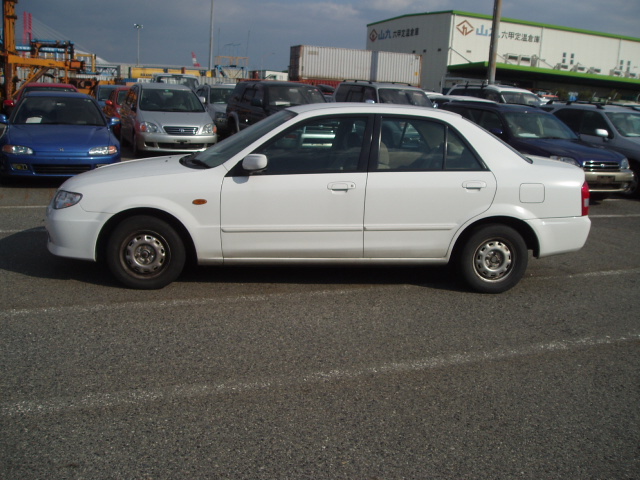 2001 Mazda Familia Pictures