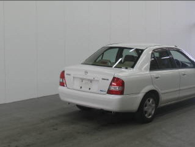 2001 Mazda Familia Pictures