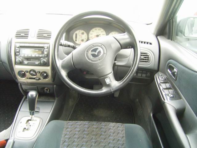 2001 Mazda Familia Photos