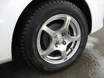 2001 Mazda Familia Pictures