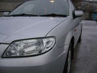 2001 Mazda Familia Pictures