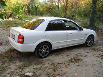2001 Mazda Familia Pics