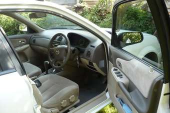 2001 Mazda Familia Pictures