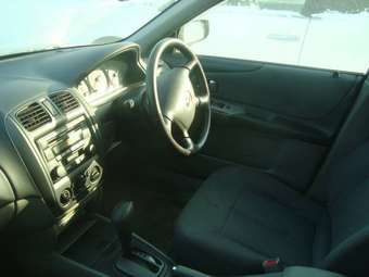 2001 Mazda Familia Pictures