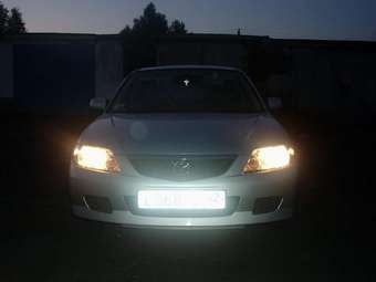 2001 Mazda Familia Images