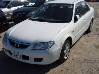 2001 Mazda Familia Photos