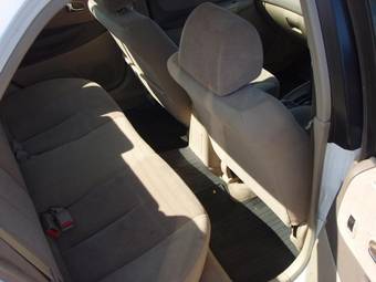 2001 Mazda Familia Photos