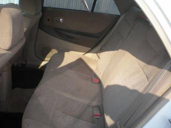 2001 Mazda Familia Photos
