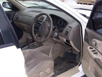 2001 Mazda Familia Photos
