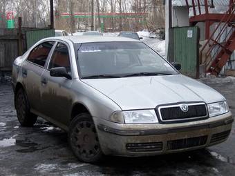 2001 Mazda Familia Pictures