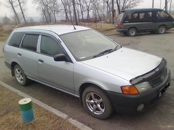 2001 Mazda Familia Pictures