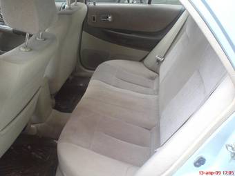 2001 Mazda Familia Photos
