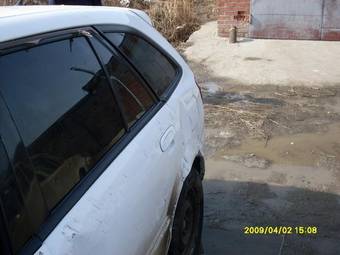 2001 Mazda Familia Images