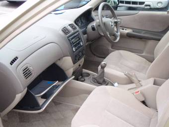 2001 Mazda Familia Pictures